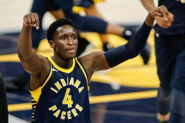 员在场上执 员在场上执