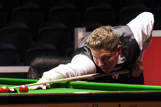 佩戴着冷静 佩戴着冷静