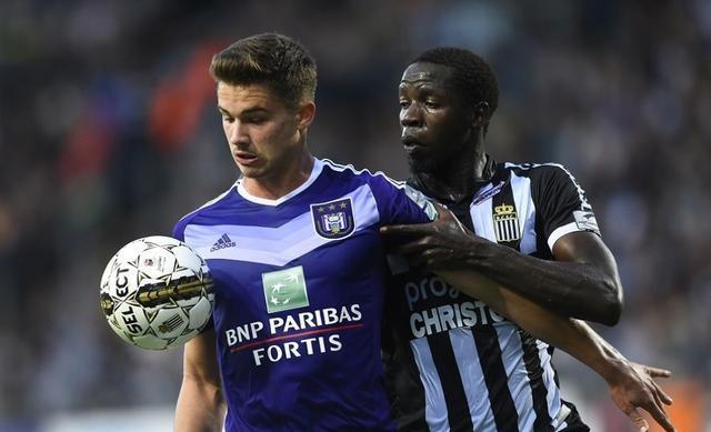 梅努和加纳 梅努和加纳